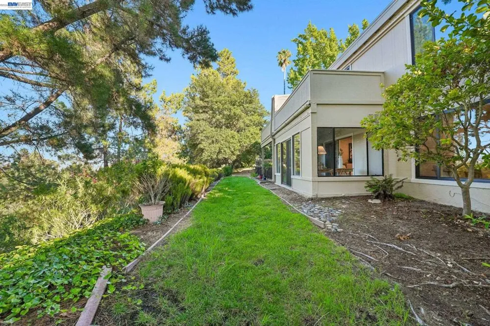 2749 Pine Knoll Drive ##2 Walnut Creek, CA 94595
