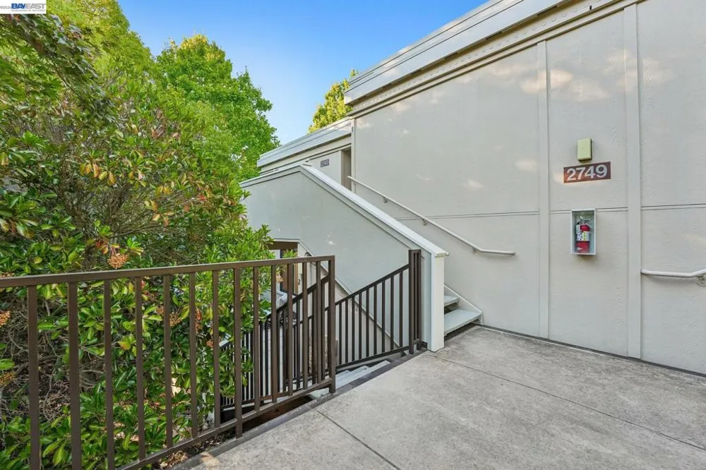 2749 Pine Knoll Drive ##2 Walnut Creek, CA 94595