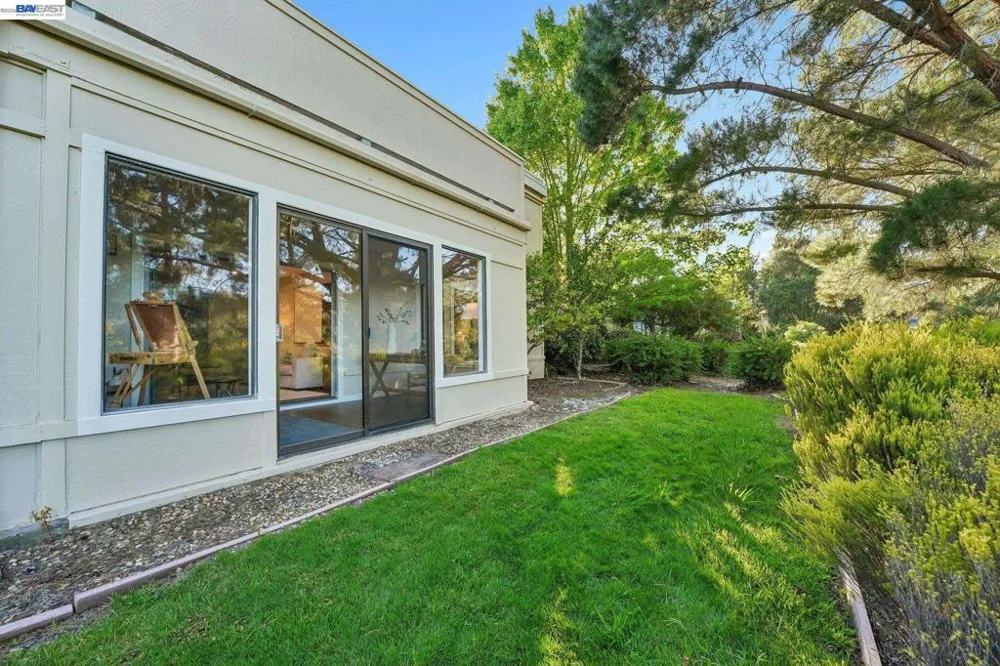 2749 Pine Knoll Drive ##2 Walnut Creek, CA 94595