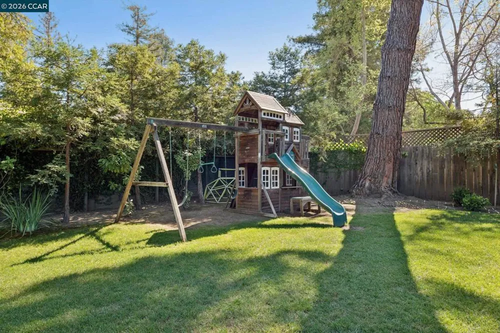 837 Tully Way Concord, CA 94518