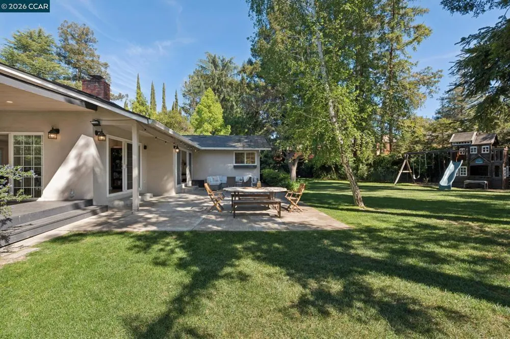 837 Tully Way Concord, CA 94518