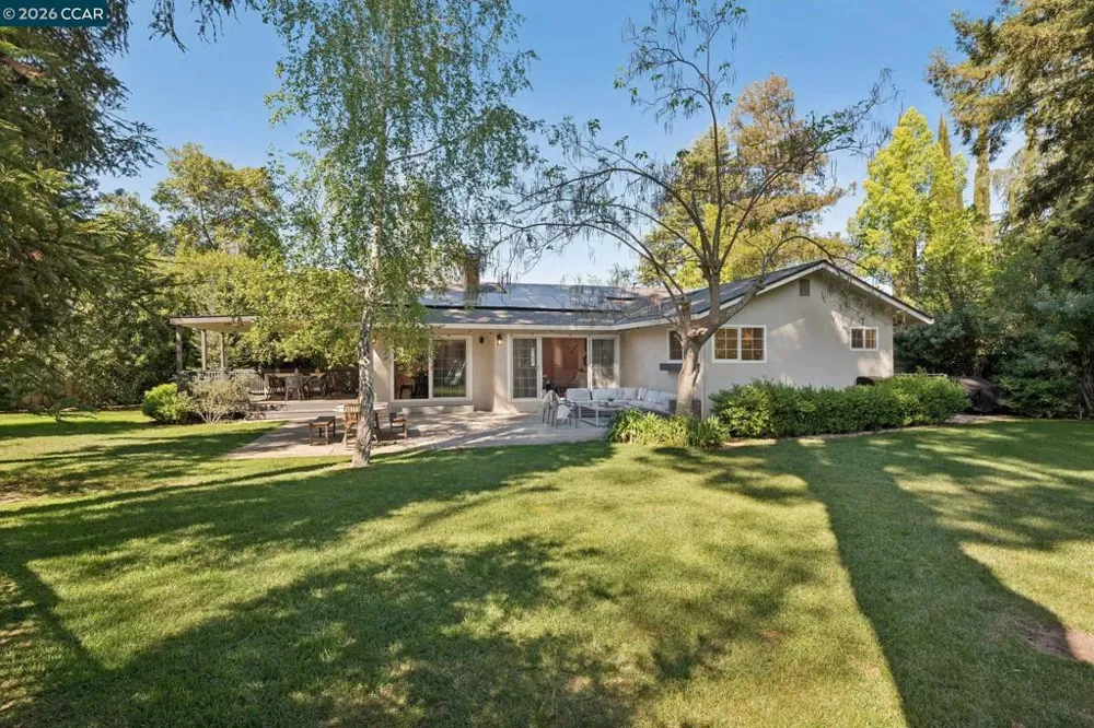 837 Tully Way Concord, CA 94518
