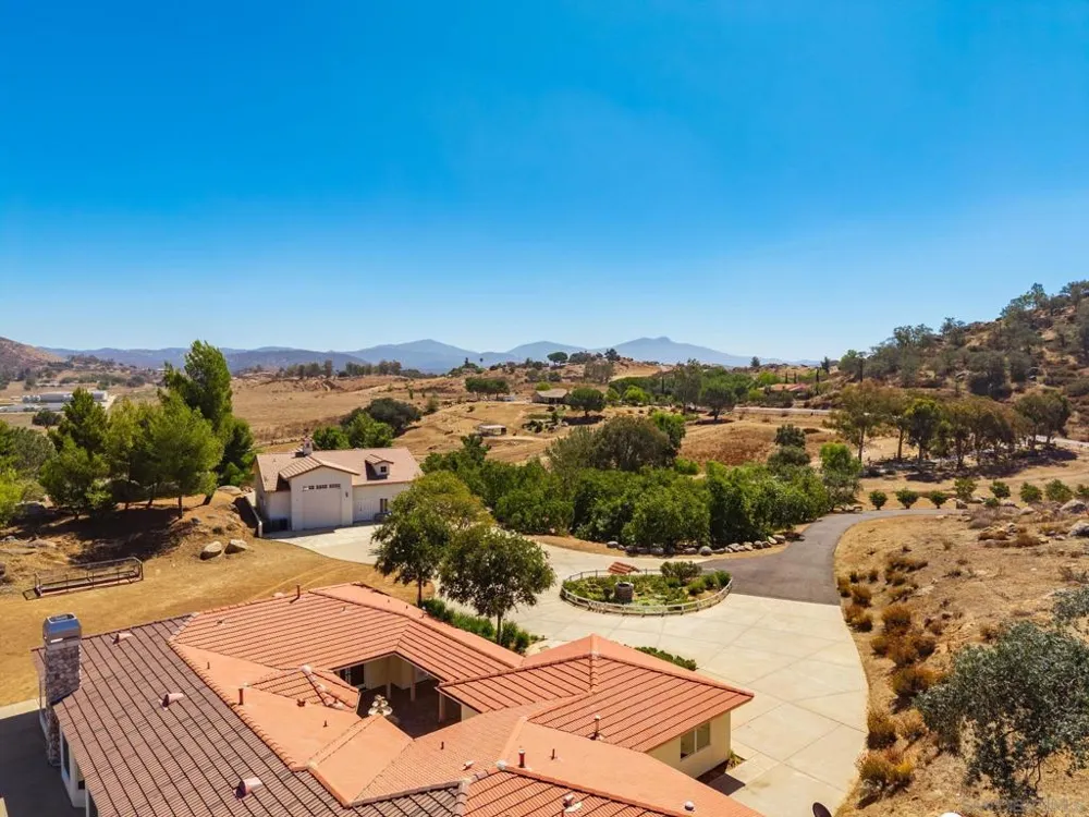25090 Oakana Ramona, CA 92065