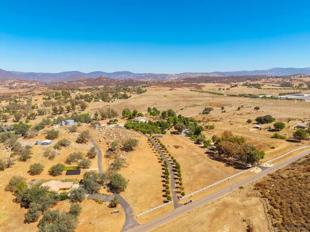 25090 Oakana Ramona, CA 92065