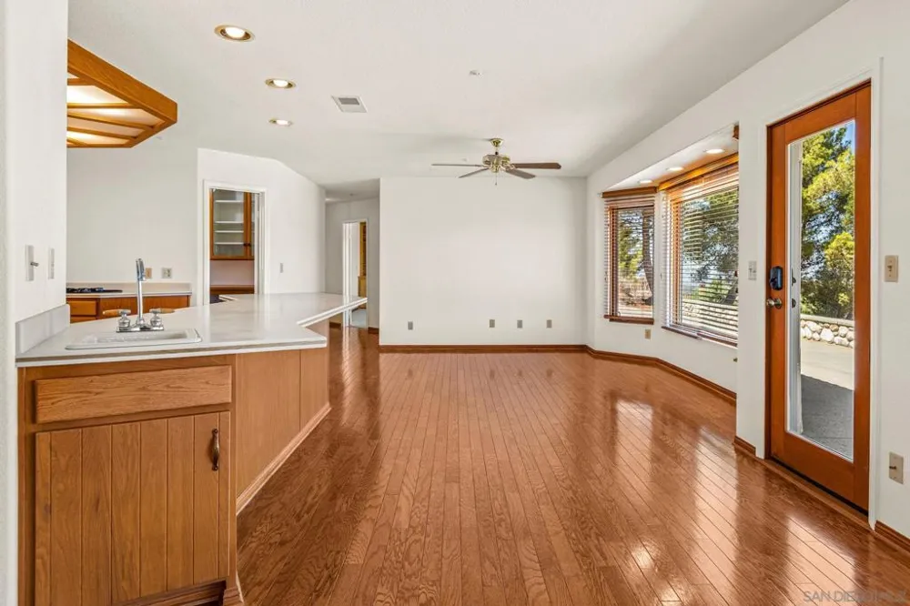25090 Oakana Ramona, CA 92065