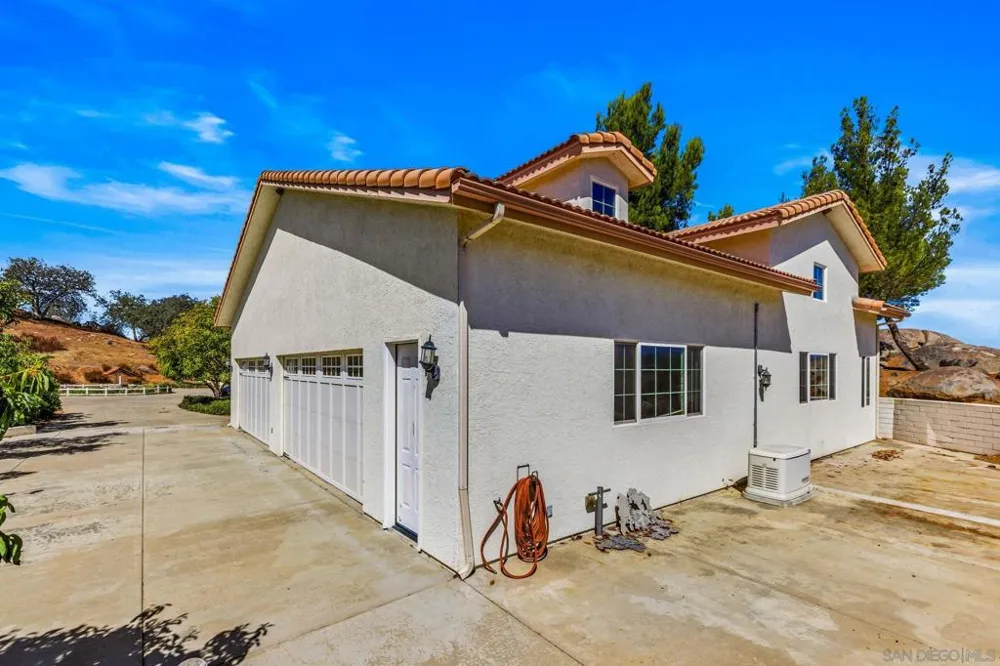 25090 Oakana Ramona, CA 92065
