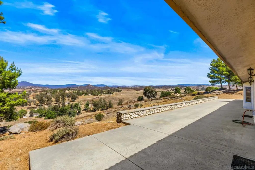 25090 Oakana Ramona, CA 92065