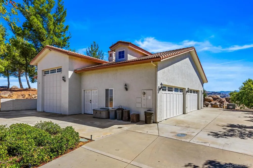 25090 Oakana Ramona, CA 92065