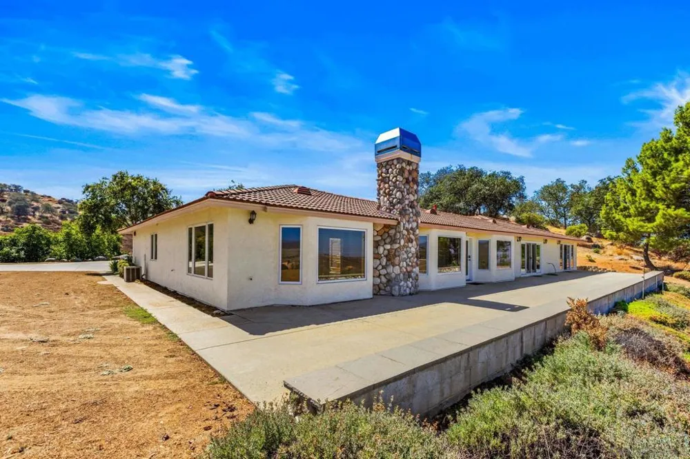 25090 Oakana Ramona, CA 92065