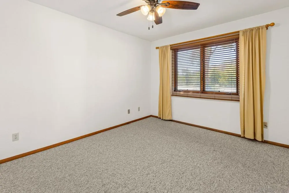 25090 Oakana Ramona, CA 92065