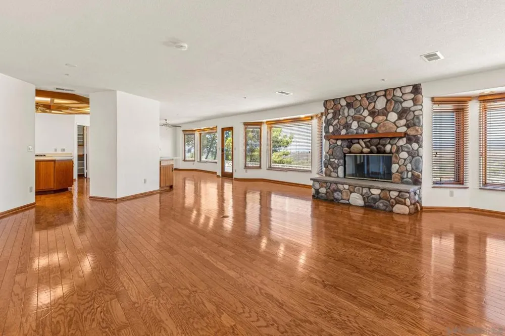 25090 Oakana Ramona, CA 92065