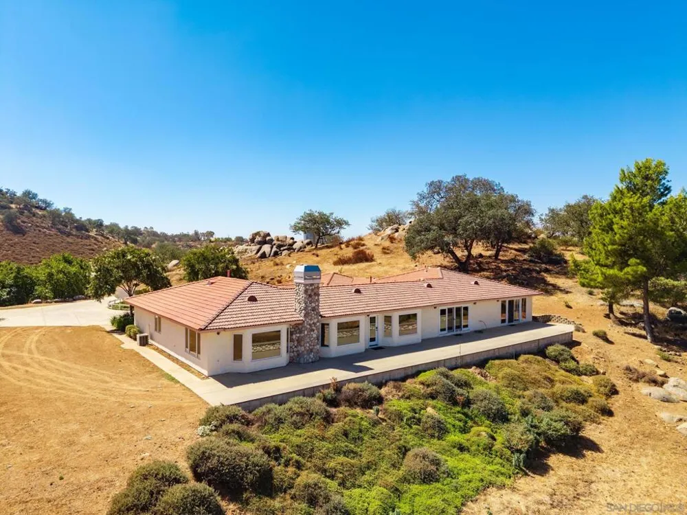 25090 Oakana Ramona, CA 92065