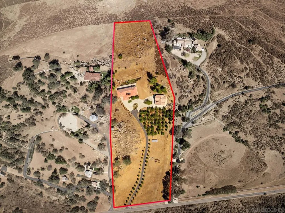25090 Oakana Ramona, CA 92065