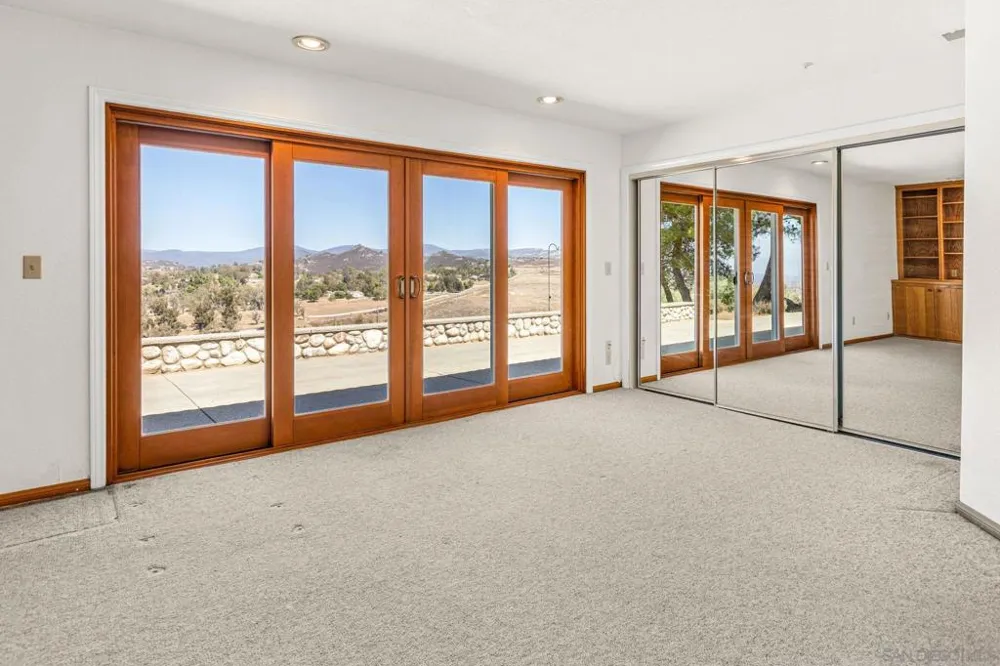 25090 Oakana Ramona, CA 92065