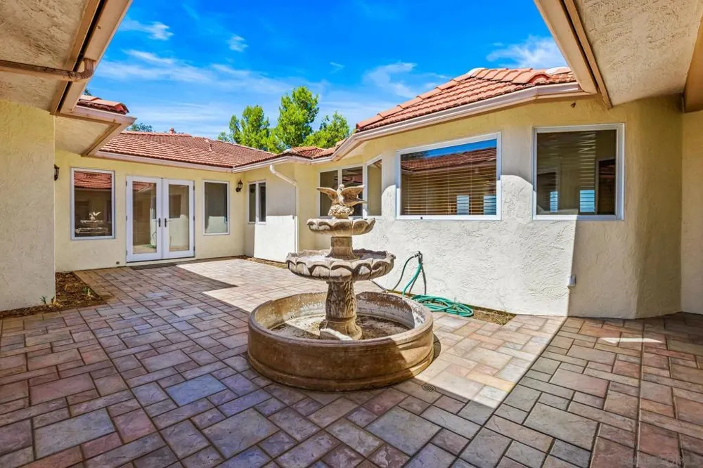 25090 Oakana Ramona, CA 92065
