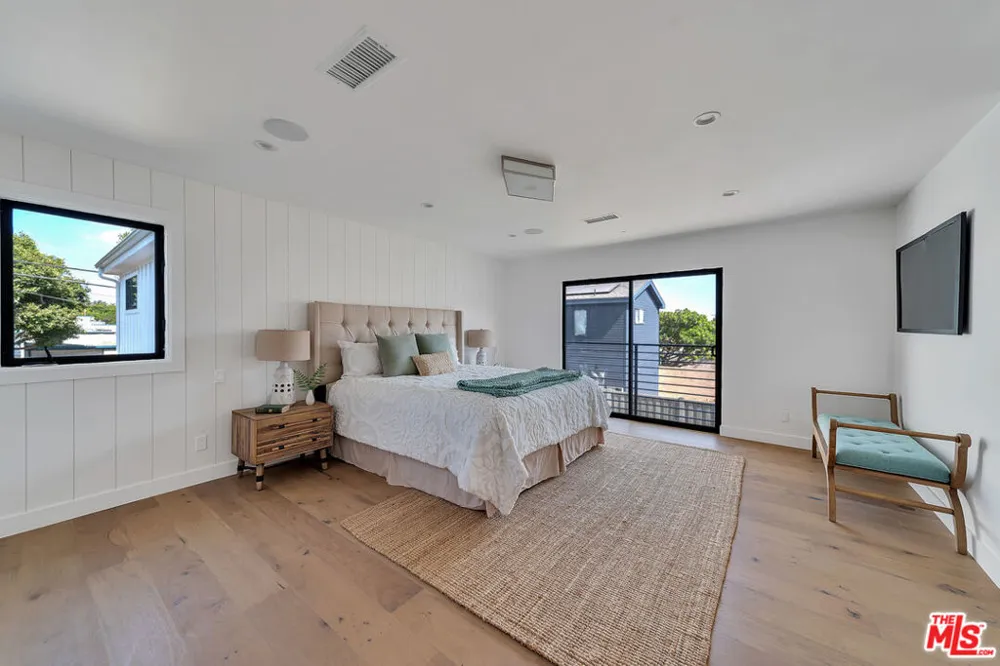 2415 Cloverfield Boulevard #A Santa Monica, CA 90405