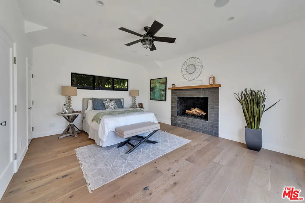 2415 Cloverfield Boulevard #A Santa Monica, CA 90405