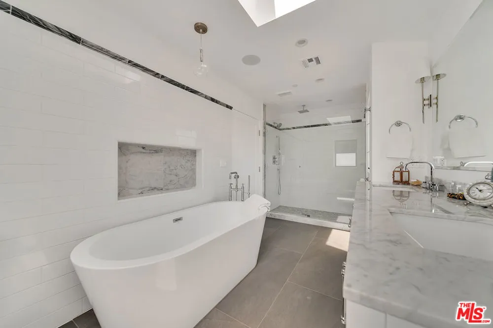 2415 Cloverfield Boulevard #A Santa Monica, CA 90405