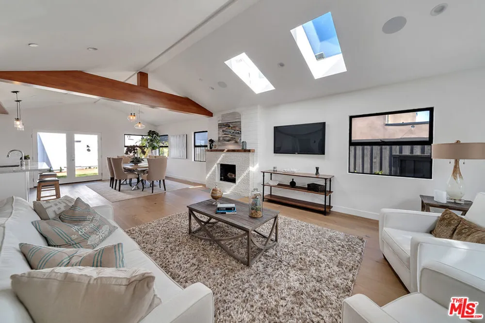 2415 Cloverfield Boulevard #A Santa Monica, CA 90405