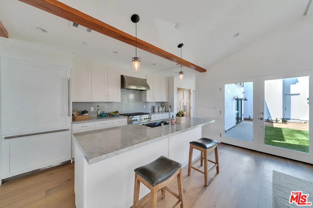 2415 Cloverfield Boulevard #A Santa Monica, CA 90405