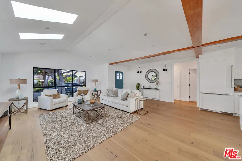 2415 Cloverfield Boulevard #A Santa Monica, CA 90405