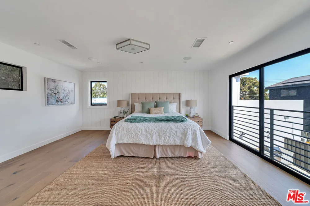 2415 Cloverfield Boulevard #A Santa Monica, CA 90405