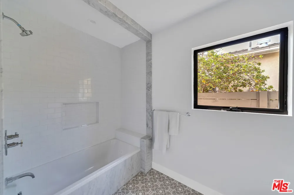 2415 Cloverfield Boulevard #A Santa Monica, CA 90405
