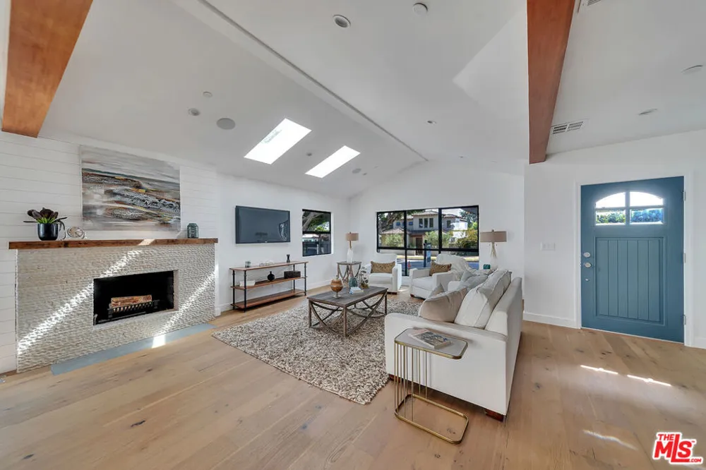 2415 Cloverfield Boulevard #A Santa Monica, CA 90405