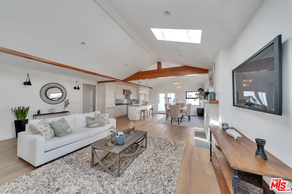 2415 Cloverfield Boulevard #A Santa Monica, CA 90405