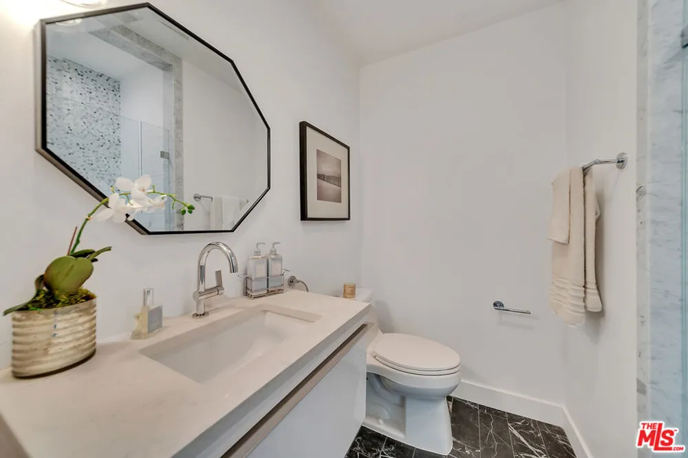 2415 Cloverfield Boulevard #A Santa Monica, CA 90405