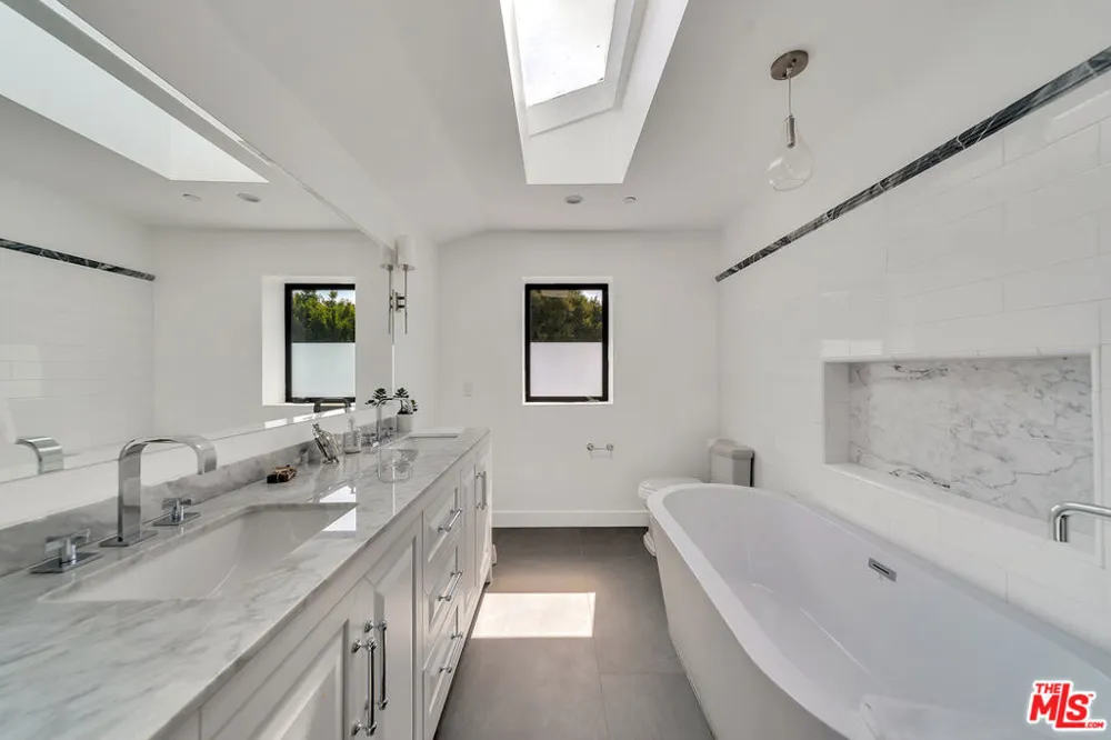 2415 Cloverfield Boulevard #A Santa Monica, CA 90405
