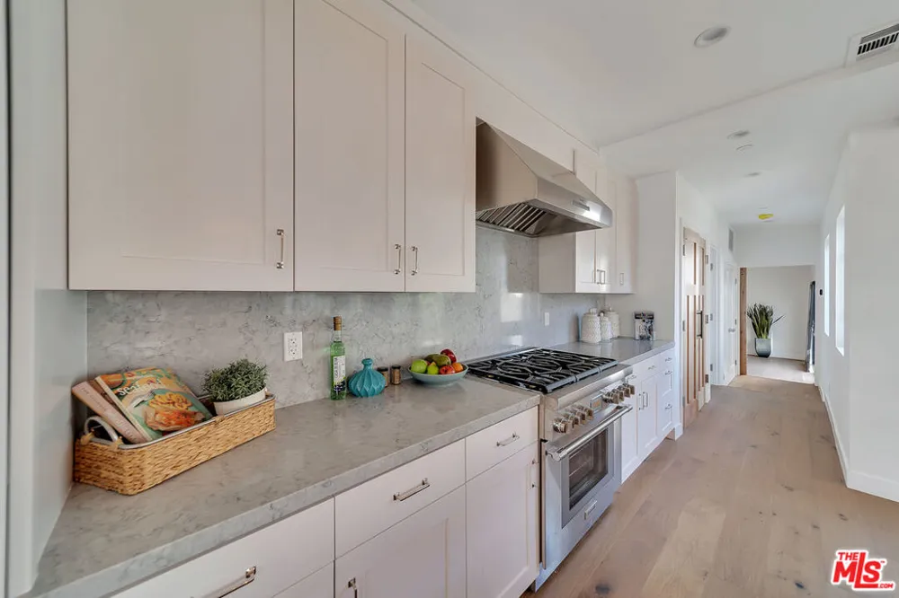 2415 Cloverfield Boulevard #A Santa Monica, CA 90405