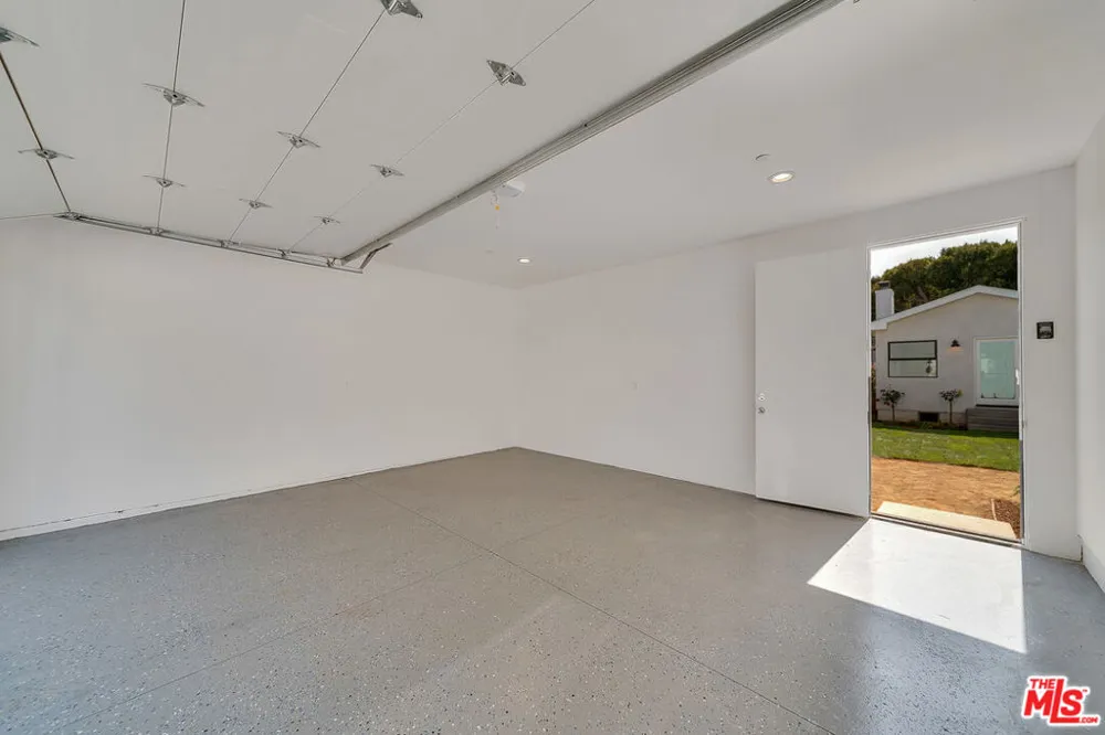 2415 Cloverfield Boulevard #A Santa Monica, CA 90405
