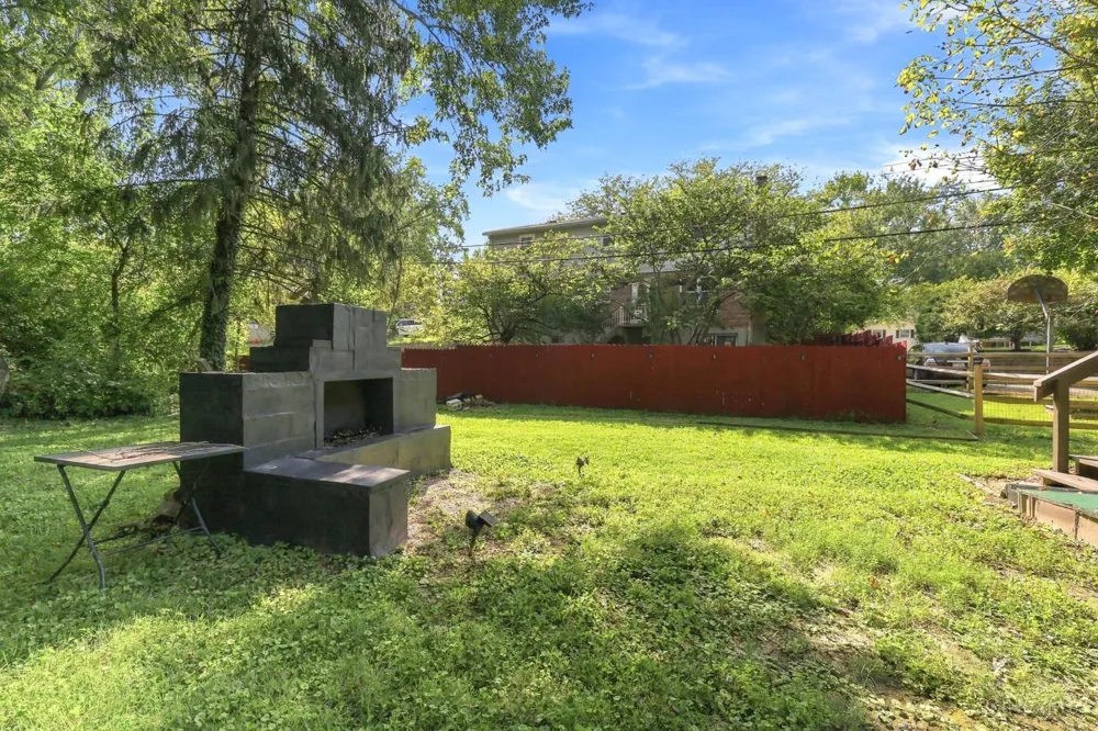 949 Winsray Court Springfield, OH 45224