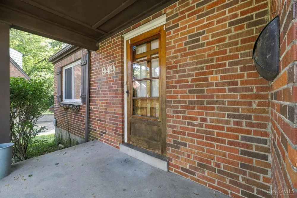 949 Winsray Court Springfield, OH 45224
