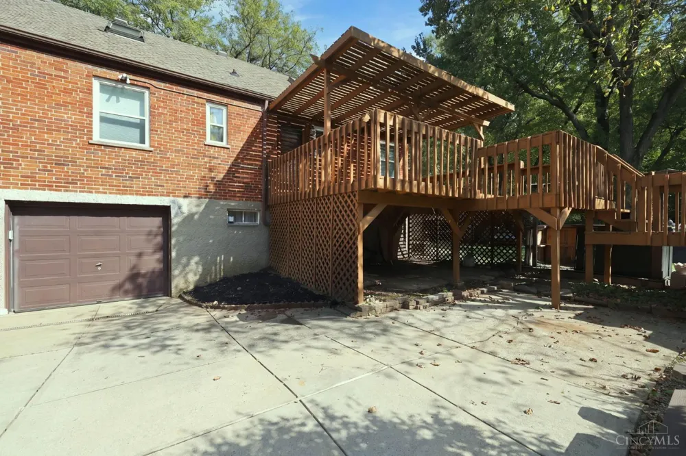 949 Winsray Court Springfield, OH 45224