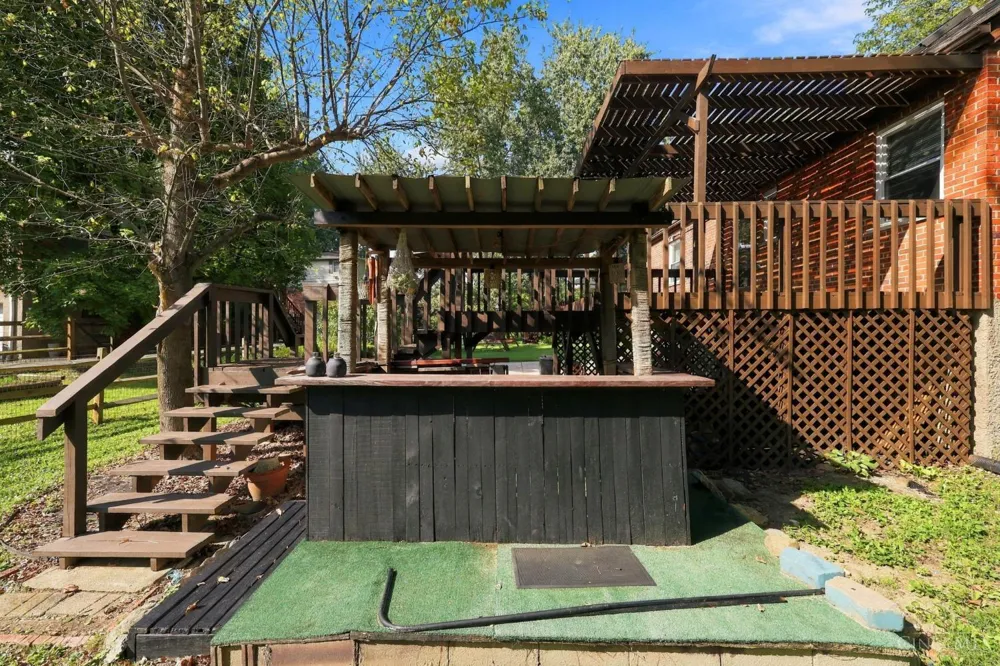 949 Winsray Court Springfield, OH 45224