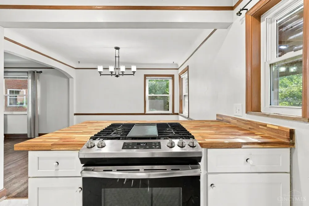 949 Winsray Court Springfield, OH 45224