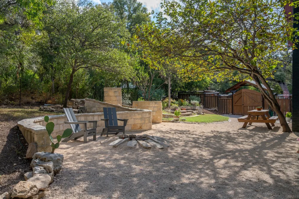 2300 Rae Dell Avenue Austin, TX 78704
