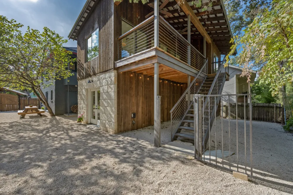 2300 Rae Dell Avenue Austin, TX 78704