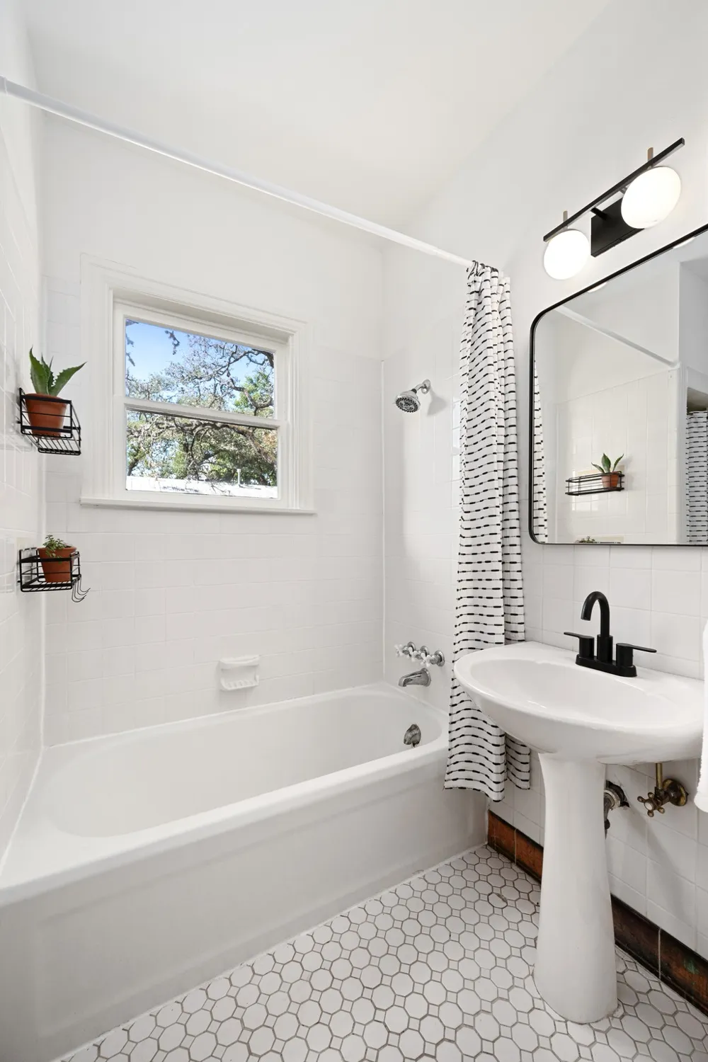 2300 Rae Dell Avenue Austin, TX 78704