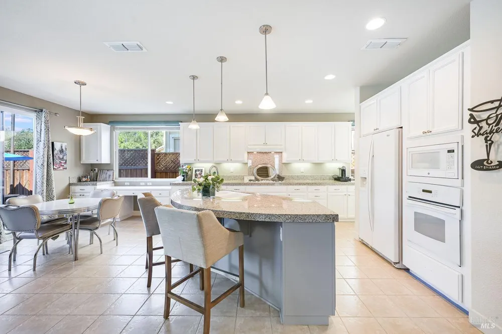 415 Decanter Circle Windsor, CA 95492