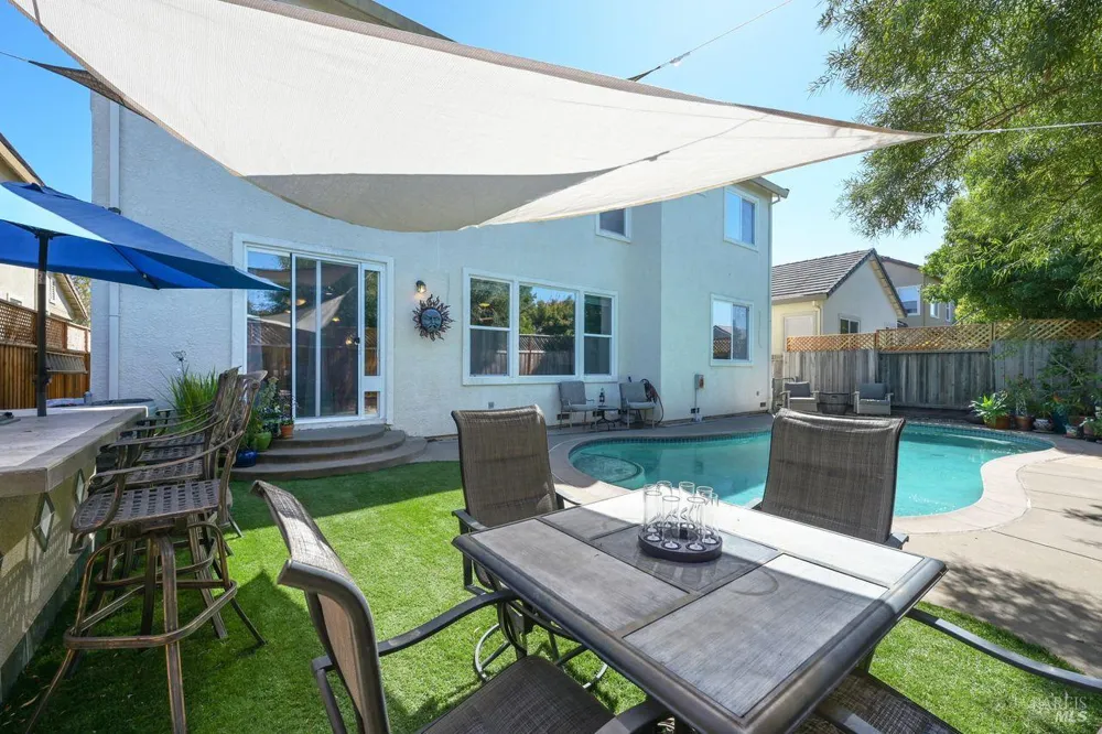 415 Decanter Circle Windsor, CA 95492