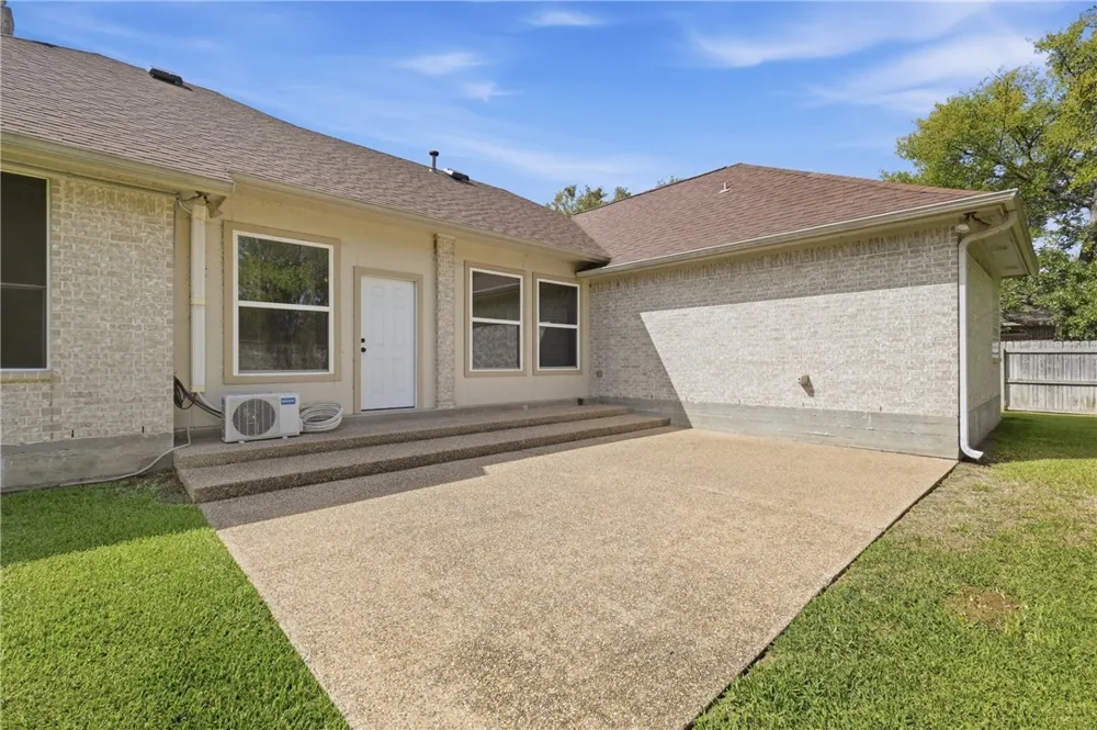2151 Rockcliffe Loop College Station, TX 77845