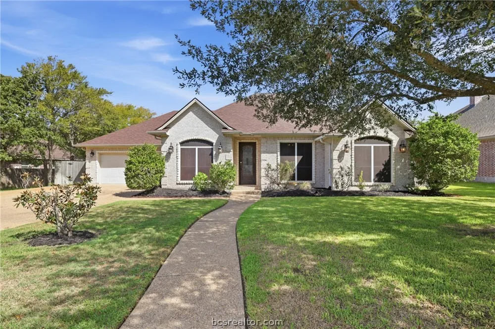 2151 Rockcliffe Loop College Station, TX 77845