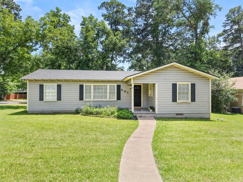 801 Park Gilmer, TX 75644