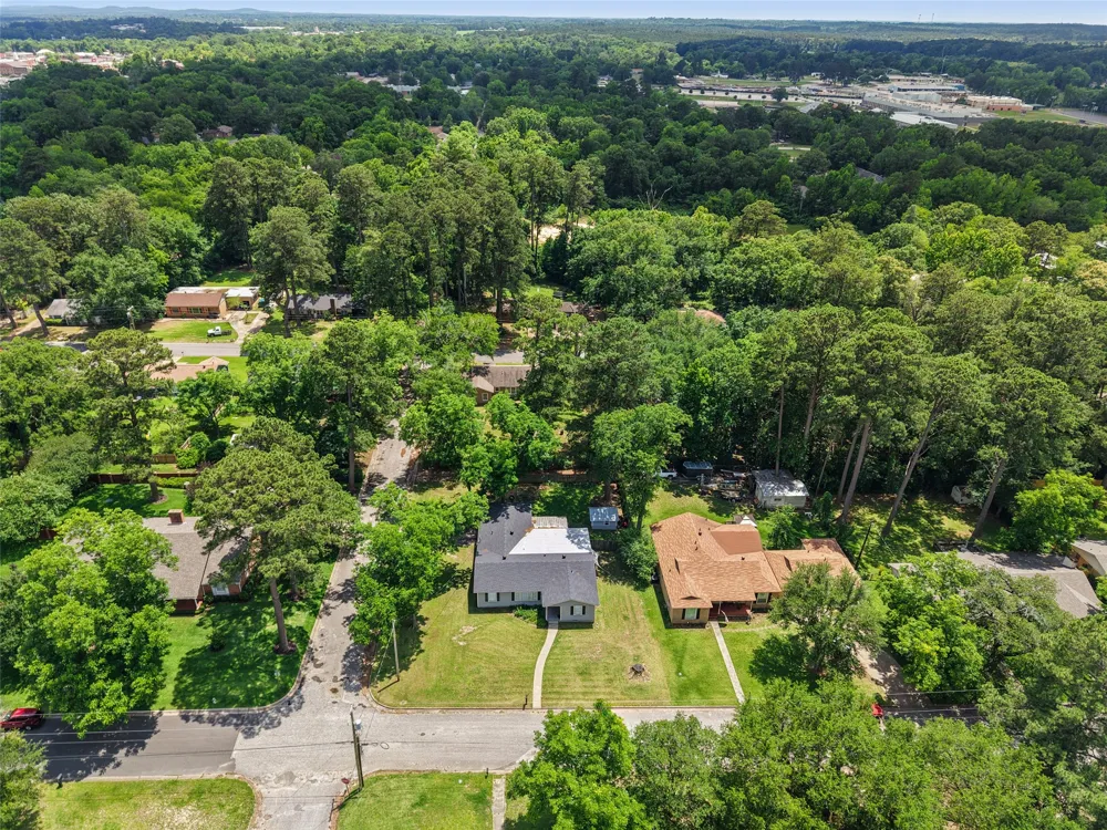 801 Park Gilmer, TX 75644
