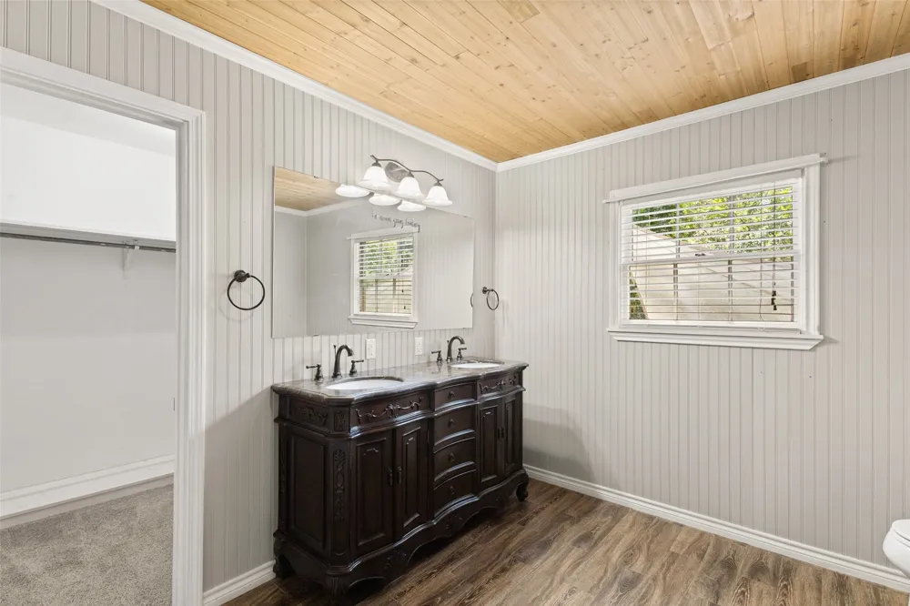 801 Park Gilmer, TX 75644