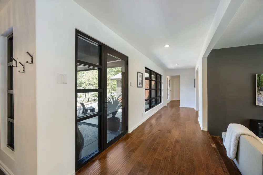 301 Lakeland Drive Highland Village, TX 75077