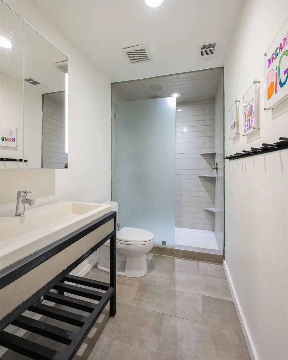 301 Lakeland Drive Highland Village, TX 75077